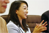 人文学部専任助教・入試委員 村岡有香
