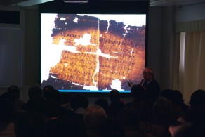 記念講演会　講師　荒井献名誉教授